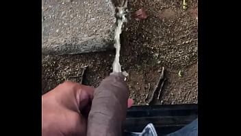 Meando En La Puerta Del Auto XVIDEOS