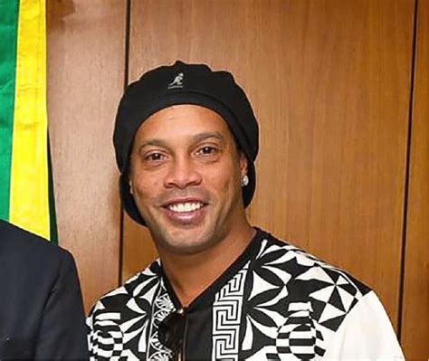 Ap S Pagar Fian A Milion Ria Ronaldinho E Irm O V O A Pris O Domiciliar