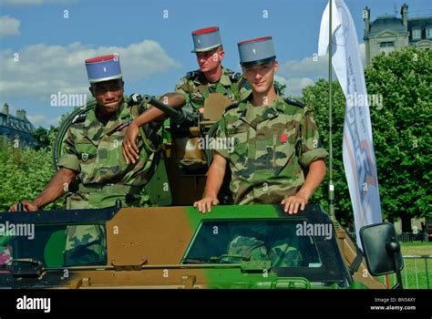 French Army Uniforms Hi Res Stock Photography And Images Alamy