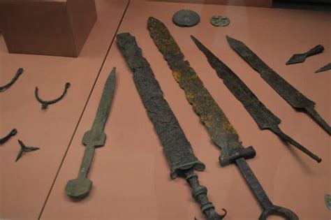 Four 1 900 Year Old Roman Swords Found In Judean Desert GreekReporter