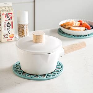 Amazon Silicone Trivet Mat Hot Pot Holder Hot Pads For Table Countertop Teapot Trivet