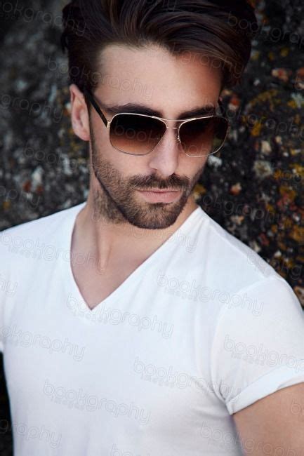 White T Shirt And Sunglasses Relax Menswear Mens Glasses Mens Sunglasses Sunglasses