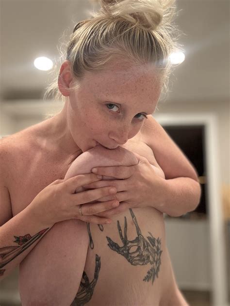 MILF Loves Her Saggy Milkers R StretchedUdder