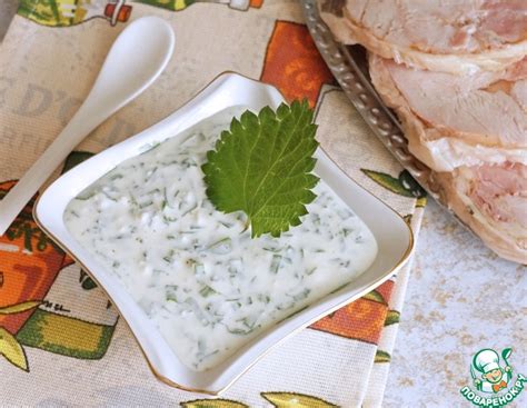 Йогуртовый соус с сыром и весенней зеленью – кулинарный рецепт