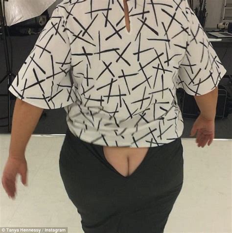 8 Hot Sexy Tanya Hennessy Bikini Pics