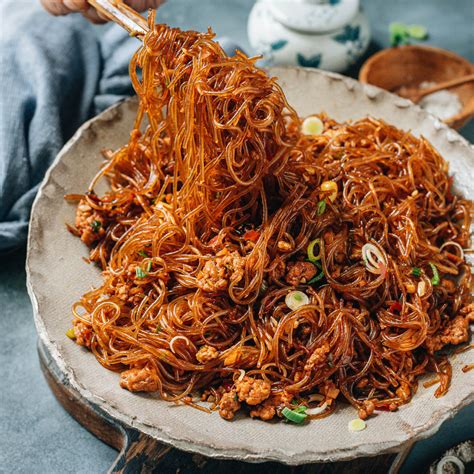 Stir Fried Vermicelli with Pork Ma Yi Shang Shu 蚂蚁上树 Omnivore s