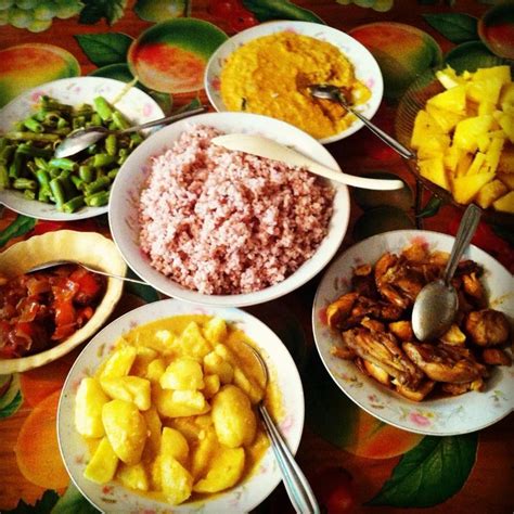 A Sri Lankan lunch - yum! | Sri lankan recipes, Kerala food, Cooking ...