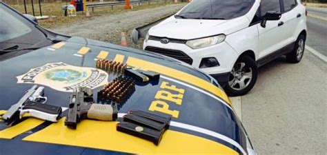 Pistolas Carregadores E Muni Es S O Apreendidos Escondidos Em Carro