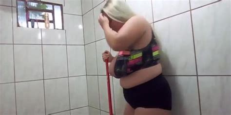 Youtuber Gleice Leitinynho Overflowing Tits At Washing Tnaflix