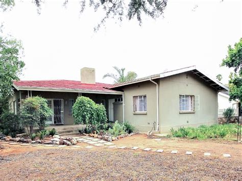 4 Bed House for sale in Oudtshoorn | T4043840 | Private Property