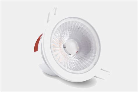 Новые светодиодные встраиваемые светильники прямого света LG LED-Essentials