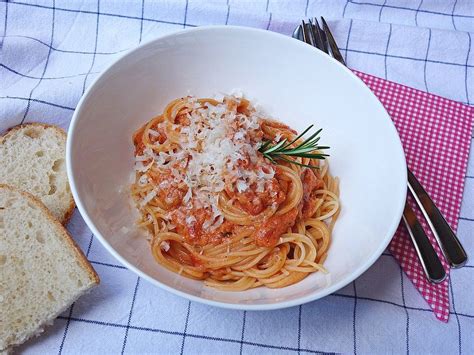 Nudeln In Tomaten Sahne Sauce Von Tdanninger Chefkoch