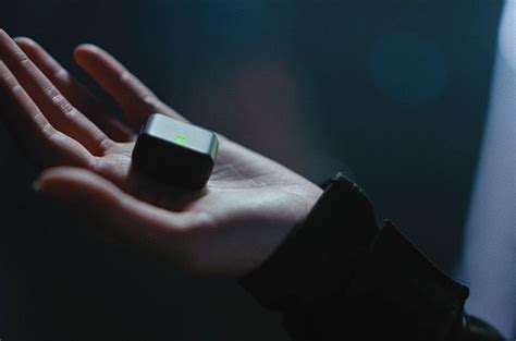 Unique AXIS Lite wearable VR controller launching on Kickstarter ...