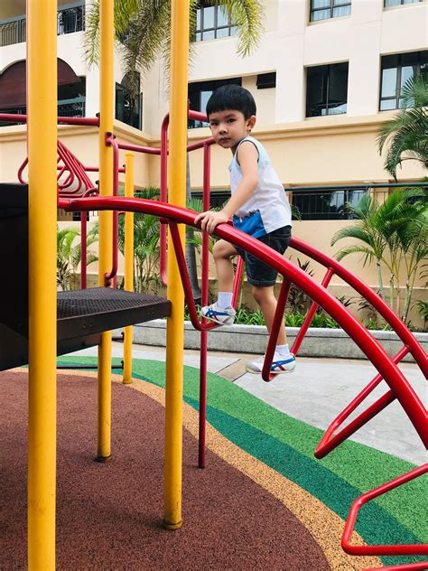 Realmom - 身为一位妈妈，一定要陪孩子玩耍😄