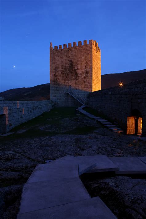 Descobrir O Castelo Da Aldeia Hist Rica De Linhares Da Beira Aldeias