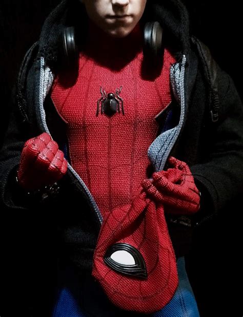 Hot Toys Spider Man Homecoming Spider Man Showcase Teaser Toys Amino