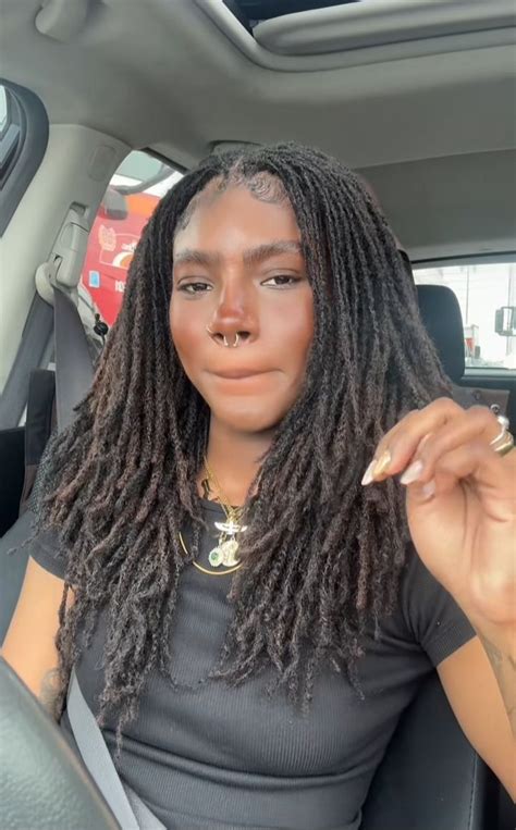 Pin Van Justina Op Locs In Brunette Haarkleur Brunette Haar