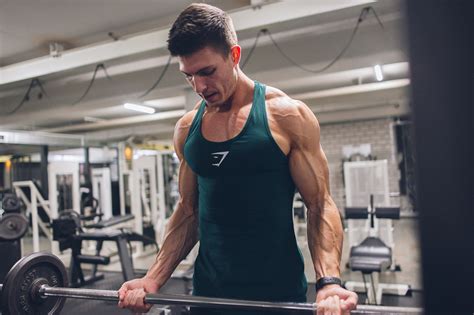 Tipps und Übungen für starke und dicke Arme DreamteamFitness