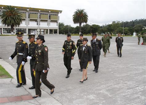 La Escuela Superior Militar Eloy Alfaro Recibi La Visita De La