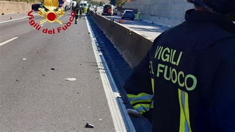 Incidente Sull Autostrada A Due Morti Tra Incisa E Firenze Sud