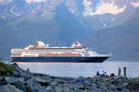 choose  alaska cruise itinerary lakama luxury travel