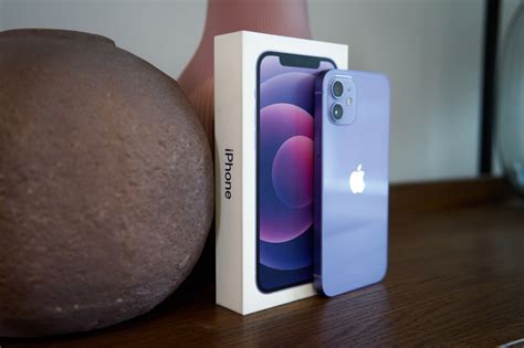 Фотопост: смотрим iPhone 12 в новом фиолетовом цвете