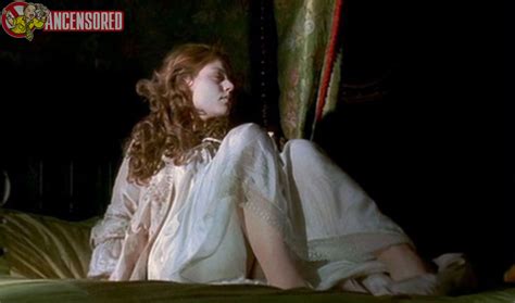 Naked Émilie Dequenne in Brotherhood of the Wolf
