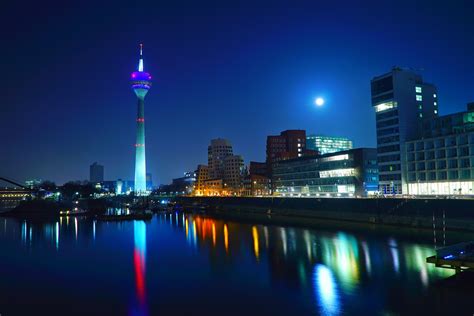 Rhine Tower | What to see in Düsseldorf