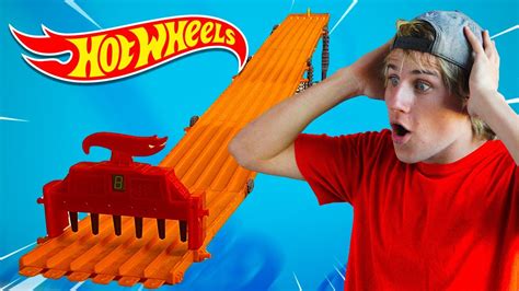 Video JUGAMOS CON LA COLECCIÓN DE HOT WHEELS MAS GRANDE DEL MUNDO Twitch Hot Tub Videos and