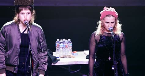 Pussy Riot Protestieren In Trump Tower Sn At