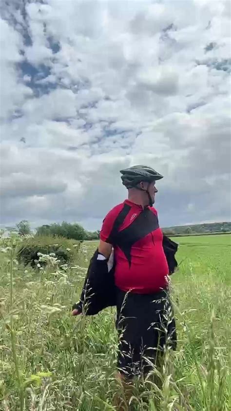 Cycling Stripping Naked Thisvid