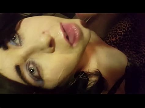 Sissy Perra Chupa La Polla Y Recibe Una Carga En La Cara Xvideos