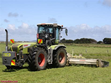 TractorData.com Claas Xerion 3300 Saddle Trac tractor photos information