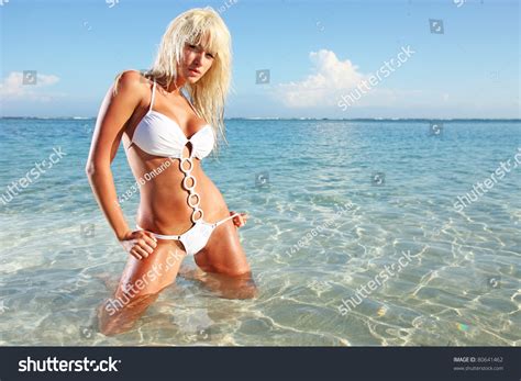 Sexy Blond Model White Bikini Stok Fotoğrafı 80641462 Shutterstock