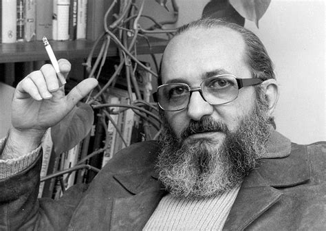 Paulo Freire Jovem - Os Careca: Paulo Freire, um dos pensadores mais notáveis na história da ...