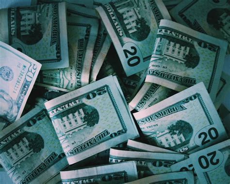 how much does it cost to make a $20 bill