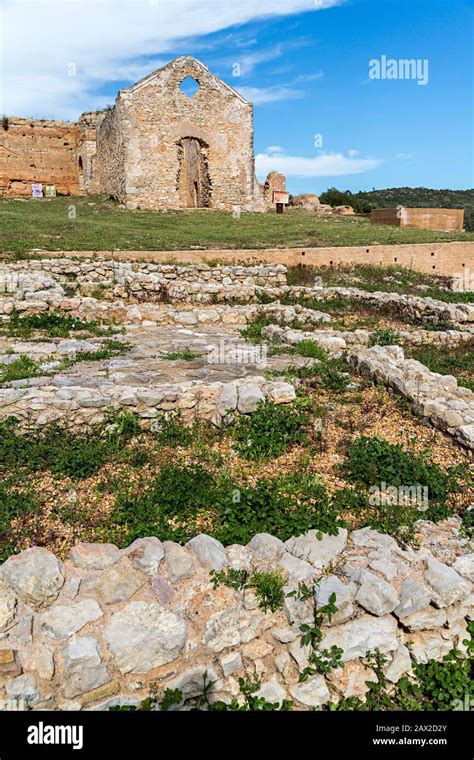 Paderne Moorish castle, Paderne, Algarve, Portugal Stock Photo - Alamy