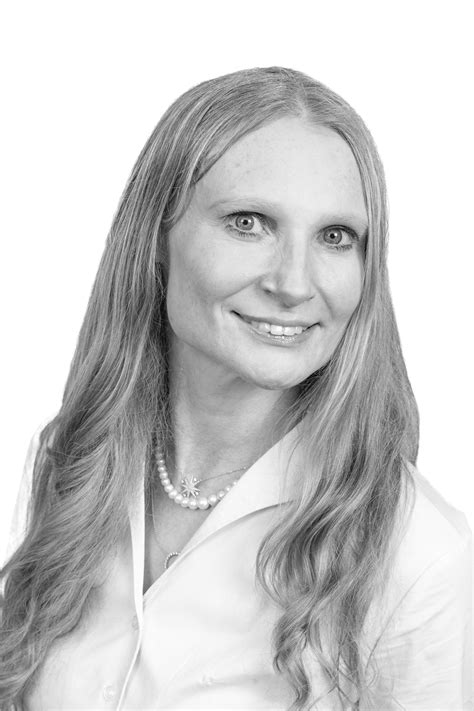 Dr Niamh Hynes Heanet