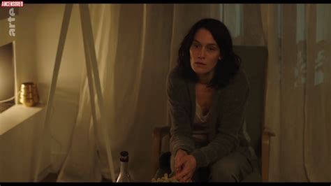 Amour Fou nude pics página 1