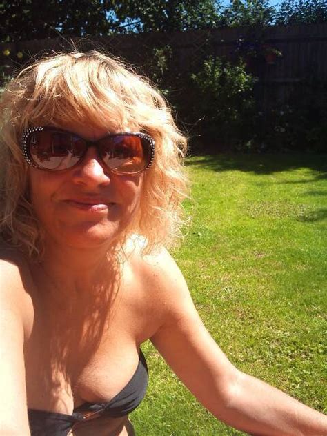 Joyfully1959 54 From Thatcham Is A Local Granny Looking For Casual Sex Dirty Granny