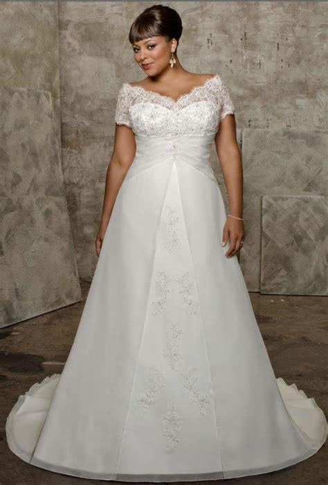 Модные свадебные платья для полных: 100+ лучших моделей на фото