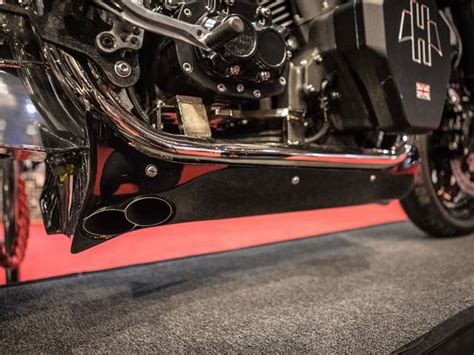 Qu I V T Naked Bike S C M Nh L N T I M L C Gi H N T Ng Anh Qu C