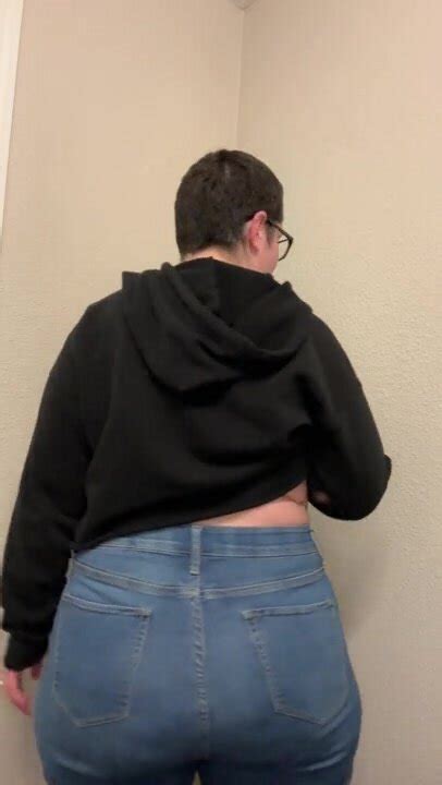 PAWG Strips And Shakes That Ass ThisVid