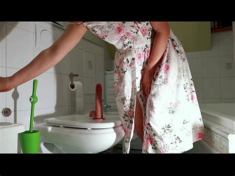 Hot Mommy Hides And Fucks Big Dildo In Toilet XVIDEOS