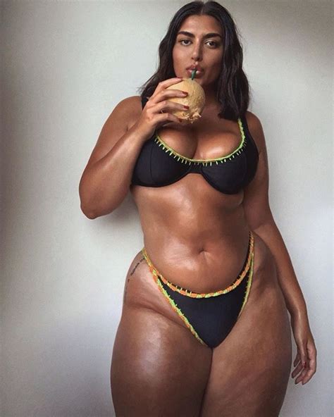 Meet Plus Sized Irish Model Irena Drezi Who Is Making Waves Online For Stunning Body Positive