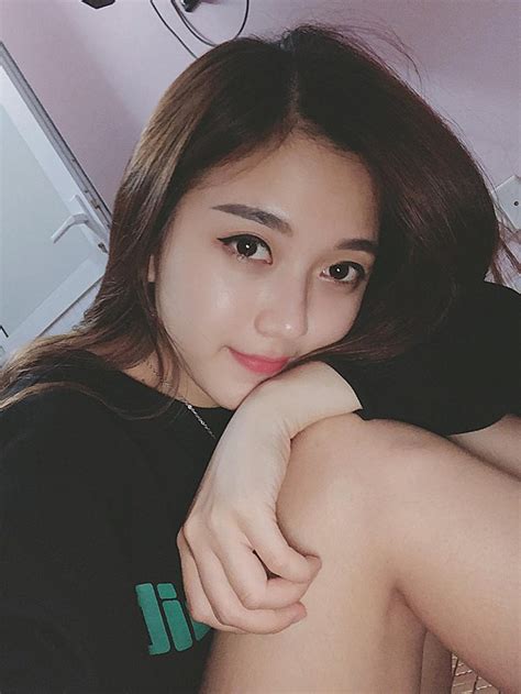 Nhan S C Quy N R C A G I Xinh L C Gi O Ti U H C Si U Hot Ang G Y B O M Ng X H I