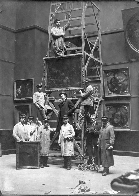 Applicants for met museum jobs complain about the long process 16