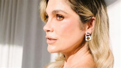 Fl Via Alessandra Posa Lingerie Transparente E Causa Que Mulher Contigo