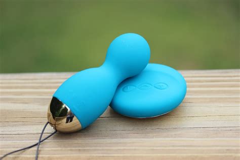 Review: LELO Hula Beads – Toy Meets Girl