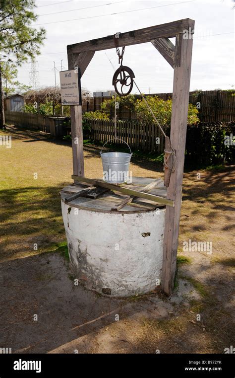 How Does An Old Fashioned Water Pump Work At Charlie Oshanassy Blog
